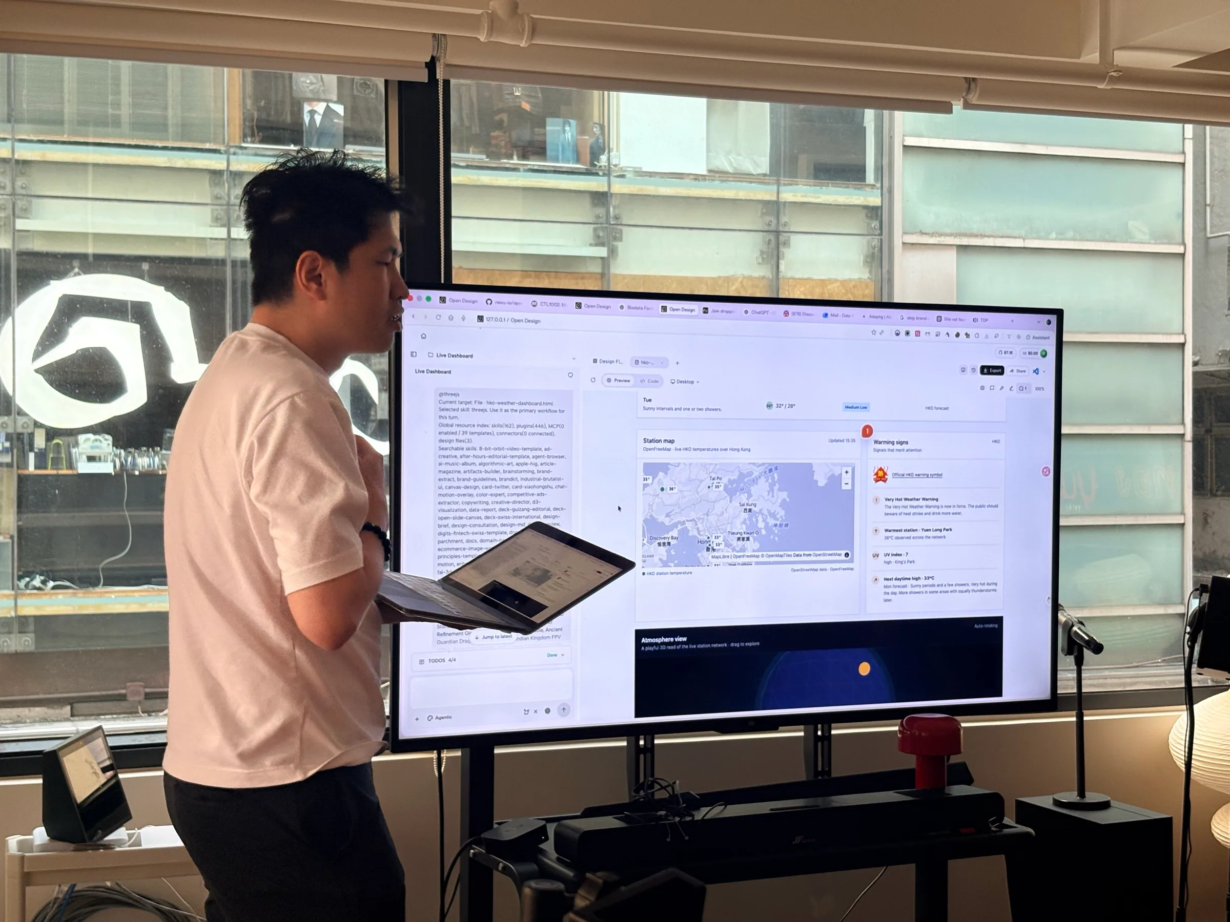 A live Hong Kong weather dashboard created with OpenDesign and public data APIs.